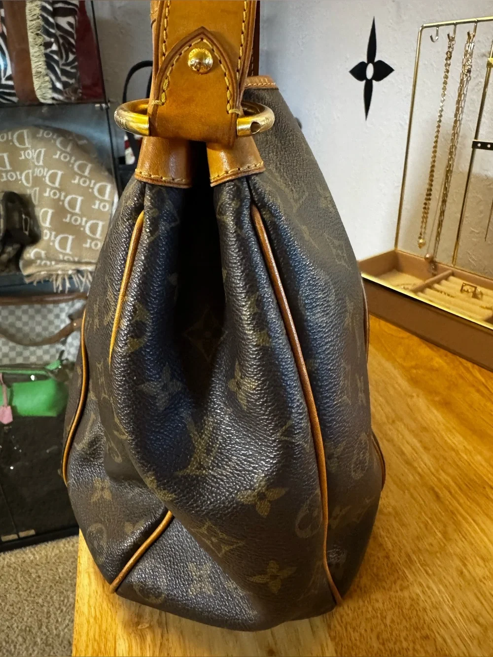 Louis Vuitton Monogram Galliera PM Shoulder Bag. Includes LV luggage tag